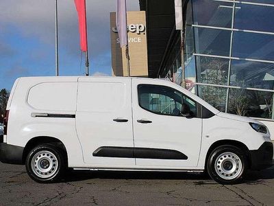 Neu Fiat Doblò 102 PS (75 kW) 2025 Weiß Van / Kleinbus
