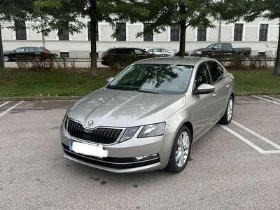 Grau Gebraucht 2019 Skoda Octavia Style Limousine | € 17.500 (Etwas zu teuer)