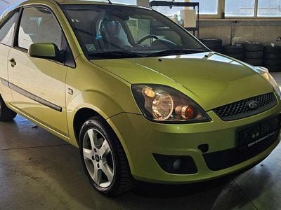 Grün Gebraucht 2007 Ford Fiesta Limousine | € 3.690