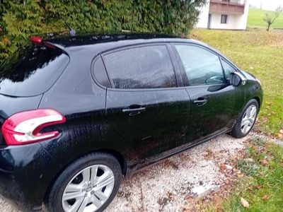 Gebraucht 2015 Peugeot 208 Kleinwagen | € 2.350
