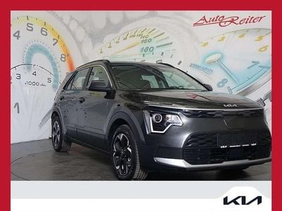 Grau Gebraucht 2024 Kia e-Niro Silver SUV | € 32.990 (Etwas zu teuer)