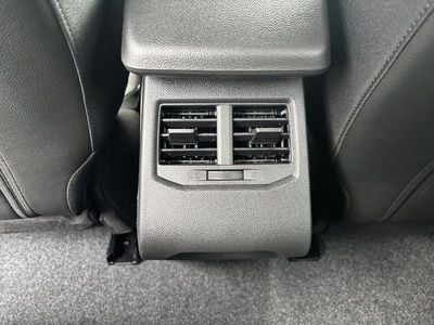 Grau Gebraucht 2025 Renault Scénic Techno Van / Kleinbus | € 41.590 (Fairer Preis)