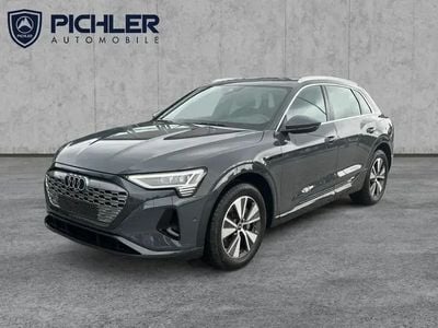 Grau Gebraucht 2024 Audi Q8 e-tron Business SUV | € 69.990