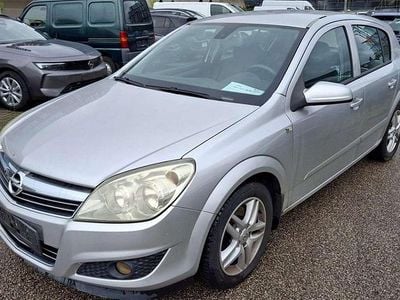Silber Gebraucht 2007 Opel Astra Style Limousine | € 2.990 (Teuer)