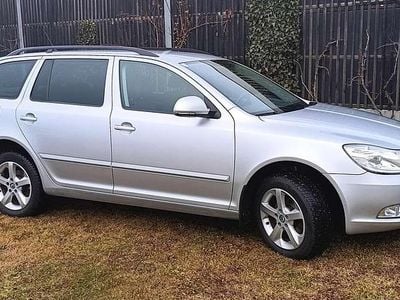 Silber Gebraucht 2013 Skoda Octavia Elegance Kombi | € 7.960 (Guter Preis)