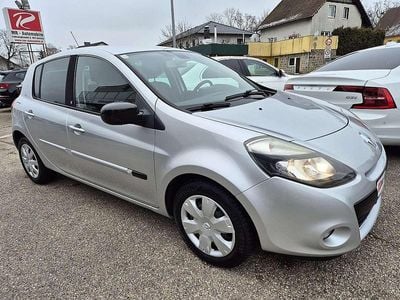 Silber Gebraucht 2011 Renault Clio II Limousine | € 3.890 (Fairer Preis)