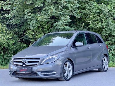 Gebraucht Mercedes B200 136 PS (100 kW) 2012 Grau Van / Kleinbus