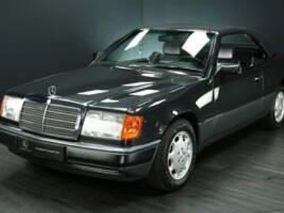 Schwarz Gebraucht 1993 Mercedes E300 Cabrio | € 54.900