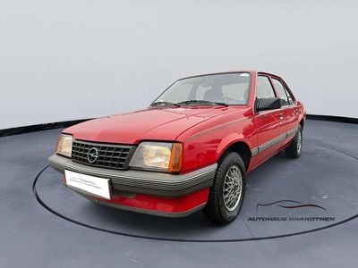 Rot Gebraucht 1986 Opel Ascona Limousine | € 7.990