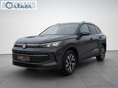 Mittelgrau metallic Neu 2025 VW Tiguan SUV | € 43.990 (Superpreis)