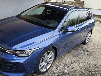 Gebraucht VW Golf VIII Life 150 PS (110 kW) 2024 Blau Kombi