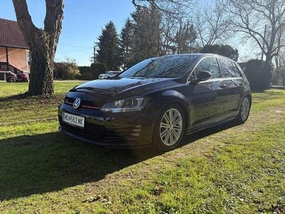 Schwarz Gebraucht 2016 VW Golf VII R-line Limousine | € 12.800 (Fairer Preis)
