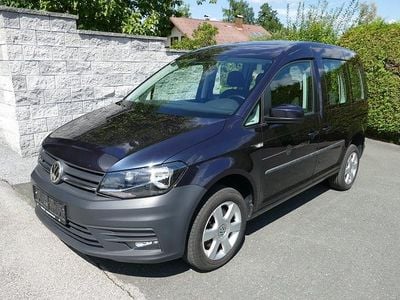Dunkelblau metallicperleffekt Gebraucht 2018 VW Caddy Trendline Van / Kleinbus | € 23.496 (Teuer)