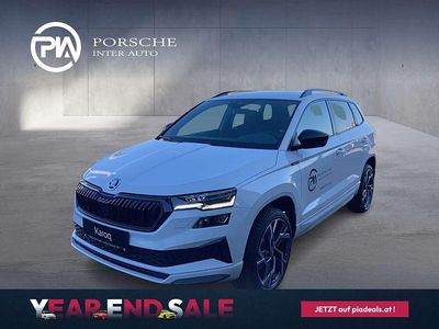 Weiss metallic Neu 2025 Skoda Karoq SportLine SUV | € 40.950 (Fairer Preis)