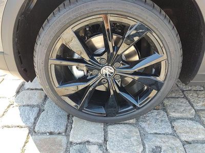 Neu 2025 VW T-Roc IQ Drive SUV | € 39.836 (Teuer)