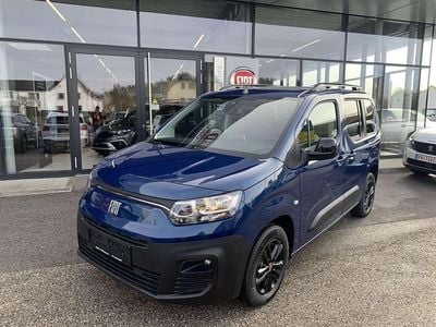Blau Gebraucht 2022 Fiat Doblò Van / Kleinbus | € 38.990