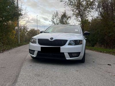 gebraucht Skoda Octavia 20 TDI Green tec 4x4 L&K DSG Limousine (VB)