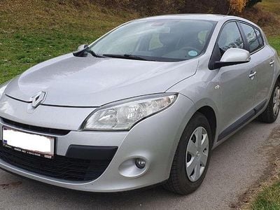 Silber Gebraucht 2010 Renault Mégane Limousine | € 5.800 (Fairer Preis)