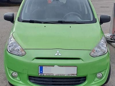 Gebraucht Mitsubishi Space Star Inform 73 PS (53 kW) 2013 Grün Kleinwagen