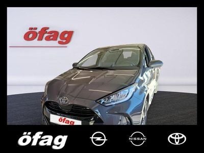 Neu Toyota Yaris Hybrid Active 92 PS (67 kW) 2025 Kleinwagen