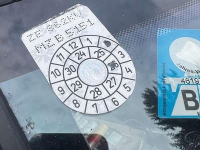 Grün Gebraucht 2005 Peugeot 807 Van / Kleinbus | € 1.500