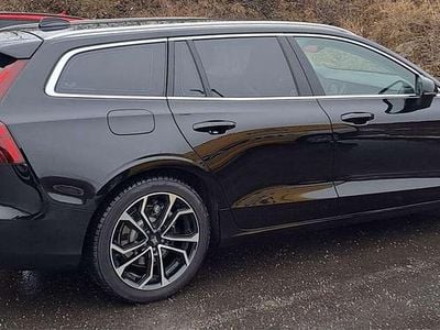 Gebraucht Volvo V60 Plus 163 PS (119 kW) 2023 Schwarz Kombi