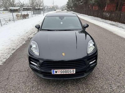 Grau Gebraucht 2018 Porsche Macan SUV | € 46.999 (Etwas zu teuer)