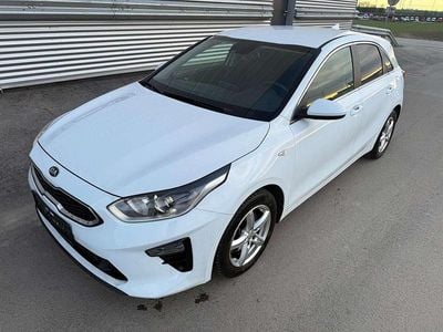 Gebraucht Kia Ceed Silver 159 PS (116 kW) 2022 Weiß Kleinwagen