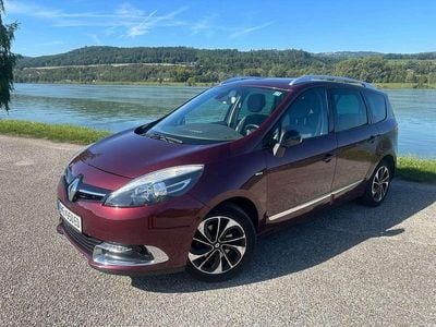 Rot Gebraucht 2015 Renault Grand Scénic Bose Edition Van / Kleinbus | € 8.400 (Etwas zu teuer)