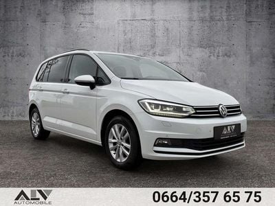 Weiß Gebraucht 2019 VW Touran Comfortline Van / Kleinbus | € 18.990