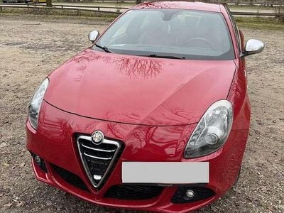 Gebraucht Alfa Romeo Giulietta Distinctive 140 PS (102 kW) 2013 Rot Limousine