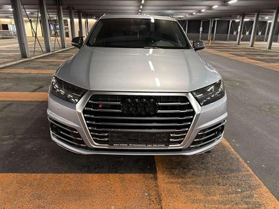 Silber Gebraucht 2016 Audi SQ7 Ambiente SUV | € 45.000 (Etwas zu teuer)