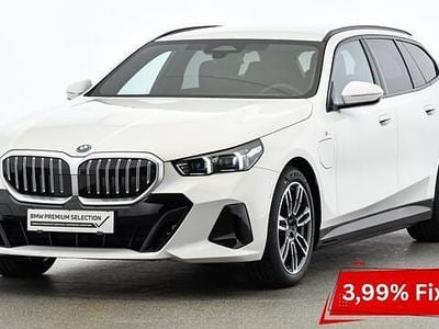 Weiß Gebraucht 2024 BMW 530e M Sport Kombi | € 57.900