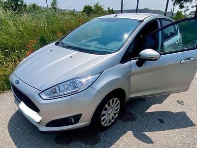 Gebraucht Ford Fiesta Trend 82 PS (60 kW) 2017 Silber Limousine