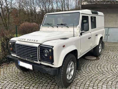 Weiß Gebraucht 2008 Land Rover Defender Kombi | € 25.000