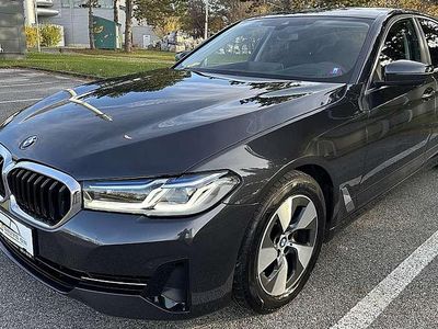 Grau Gebraucht 2020 BMW 520 Performance Limousine | € 32.480 (Fairer Preis)