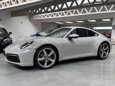 Grau Gebraucht 2020 Porsche 992 Coupé | € 124.992