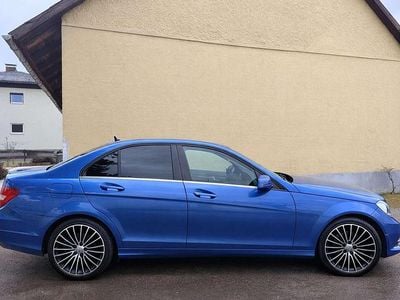Gebraucht Mercedes C180 Elegance 120 PS (88 kW) 2012 Blau Limousine