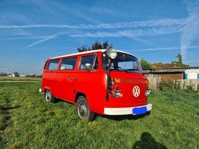 Rot Gebraucht 1978 VW T2 Van | € 25.000