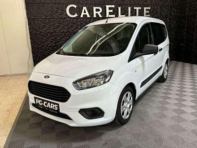 Weiß Gebraucht 2019 Ford Tourneo Ambiente Kombi | € 10.800