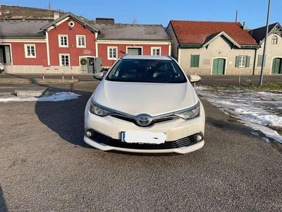 Gebraucht Toyota Auris Touring Sports 120 PS (88 kW) 2015 Weiß Kombi