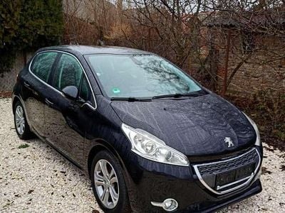 Gebraucht 2013 Peugeot 208 Allure Kleinwagen | € 5.500