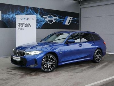 Gebraucht BMW 330e Shadowline 184 PS (135 kW) 2022 Blau Kombi