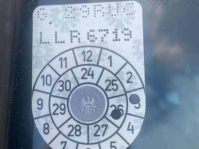 Schwarz Gebraucht 1990 Mercedes 190 Limousine | € 7.600