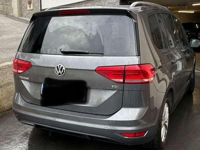 Grau Gebraucht 2016 VW Touran Comfortline Van / Kleinbus | € 15.500 (Fairer Preis)