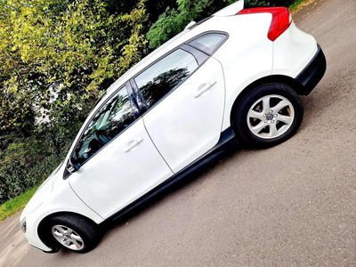 Weiß Gebraucht 2015 Volvo V40 CC Kinetic Kombi | € 10.150