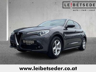Grau Gebraucht 2018 Alfa Romeo Stelvio Super SUV | € 22.789 (Fairer Preis)