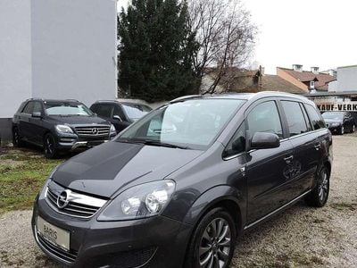 Grau Gebraucht 2010 Opel Zafira Edition Van / Kleinbus | € 5.980 (Teuer)