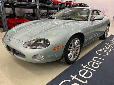 Grau Gebraucht 2003 Jaguar XKR Coupé | € 27.000