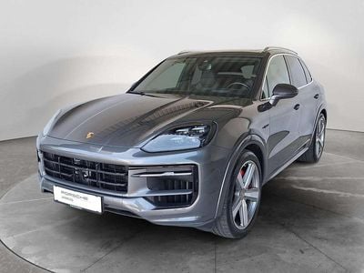 Mittelgrau metallic Gebraucht 2024 Porsche Cayenne S E-Hybrid SUV | € 104.000